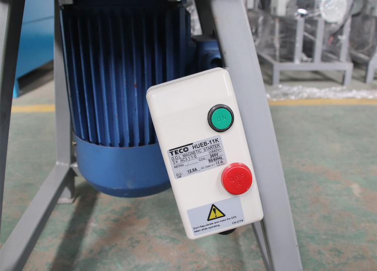 Sponge-Crusher-machine4.jpg