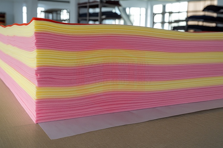 Multi-Layer Fabric Spreading Machine Multi-Layer Fabric Spreading Machine